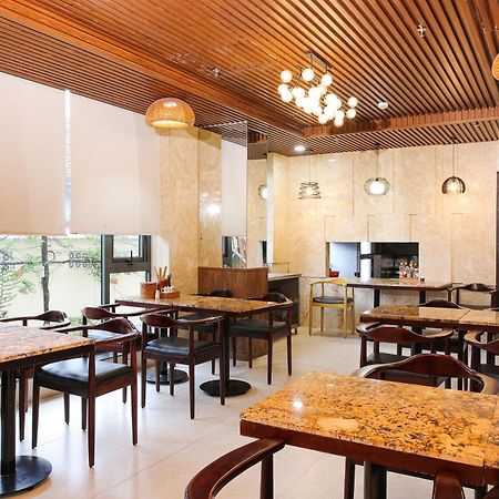 Azura Gold Hotel & Apartment На Транг Екстериор снимка